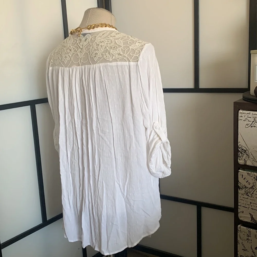 Torrid Women's White Tunic Detail Sheer Top Size 2X V797 - Picture 8 of 16